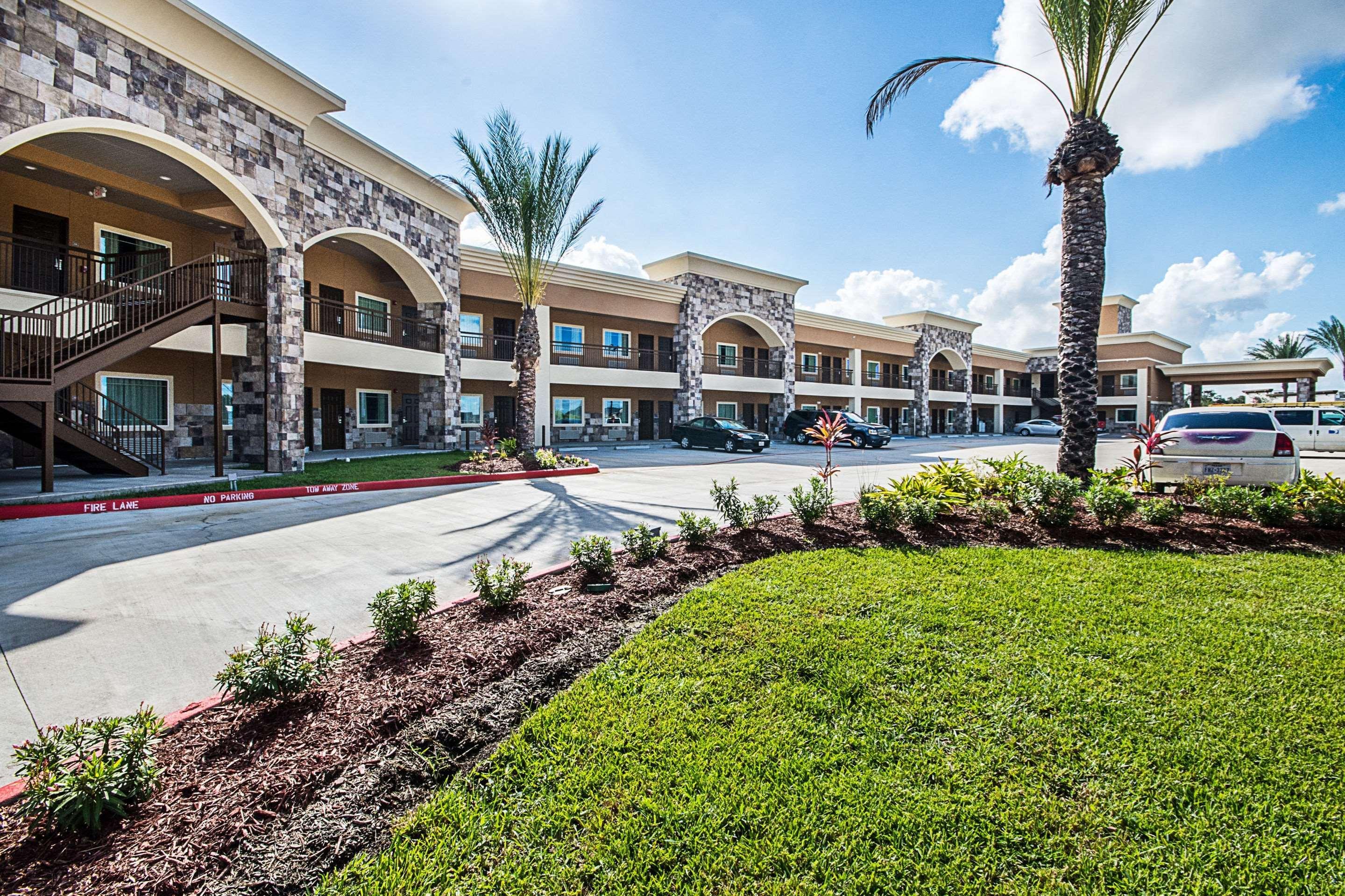 Econo Lodge Inn & Suites Houston Nw-Cy-Fair Jersey Village Exterior photo