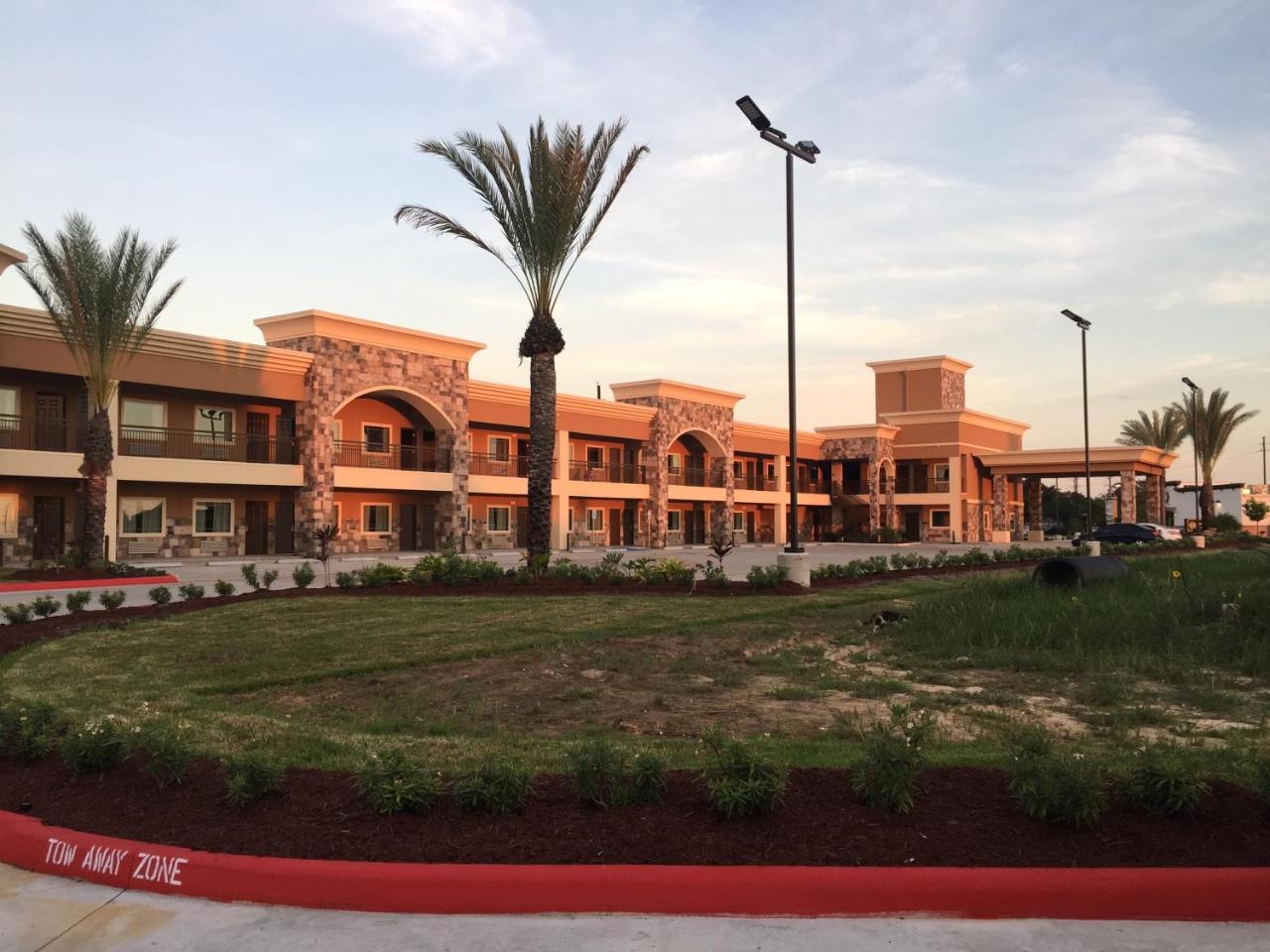 Econo Lodge Inn & Suites Houston Nw-Cy-Fair Jersey Village Exterior photo